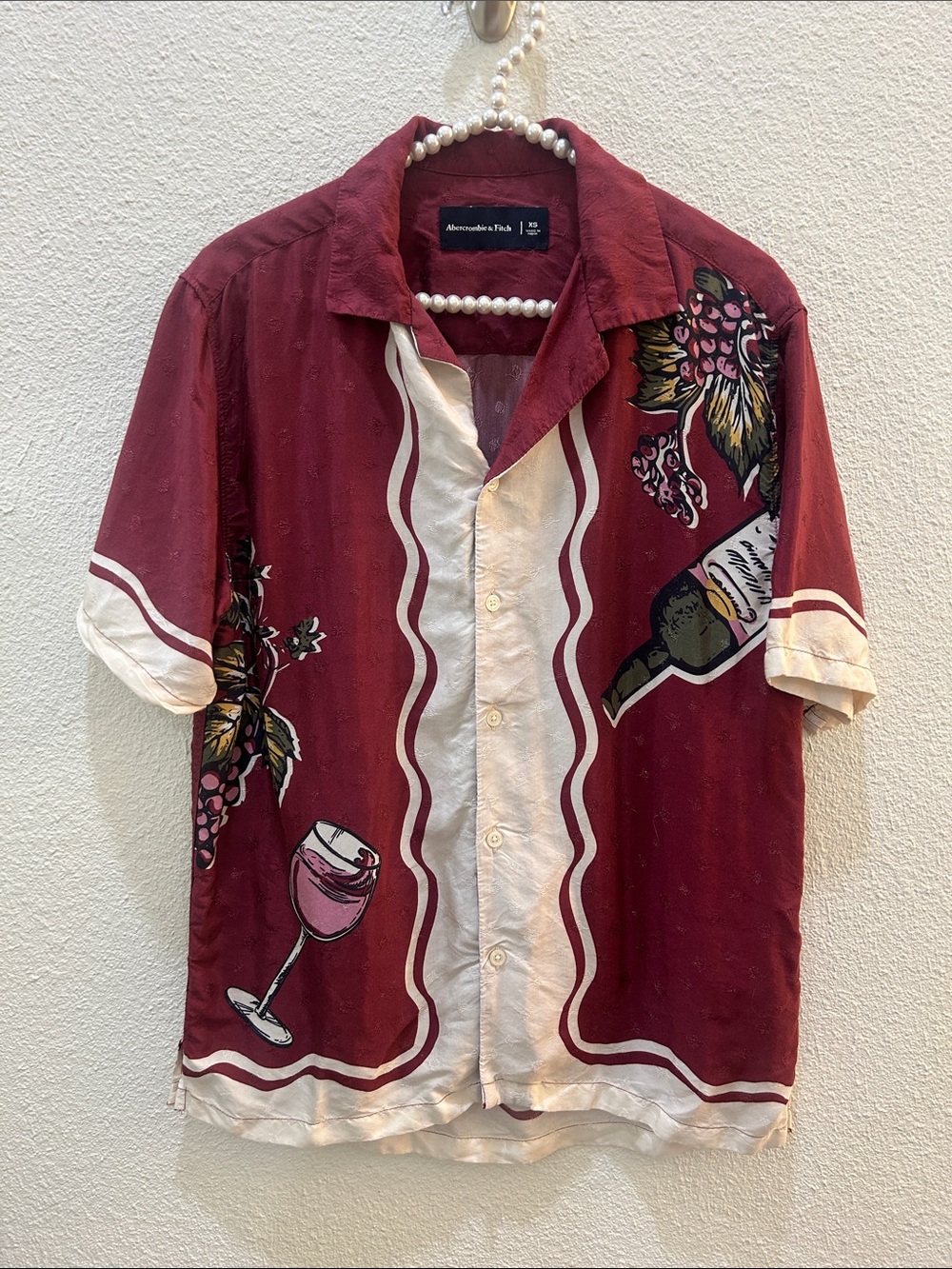 Abercrombie & Fitch Burgundy Wine Graphic Button Up Size XS